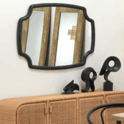 Obscure Object On Stand -Zgallerie webimage 160999645 160999650 160999644 2